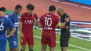  罗马德比爆发冲突,两队队长均染黄停赛  