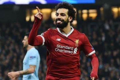  拜仁铁卫低级失误送关键三分  