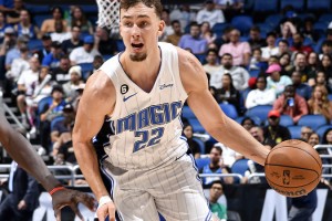  小瓦格纳28分，魔术爆冷击败76人  