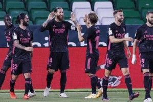  雷恩主场暴雨中战平对手 VAR判罚引发争议  