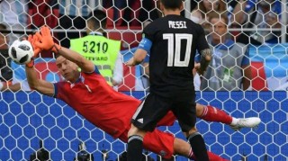  都灵门将超神发挥，扑出两粒点球救主  