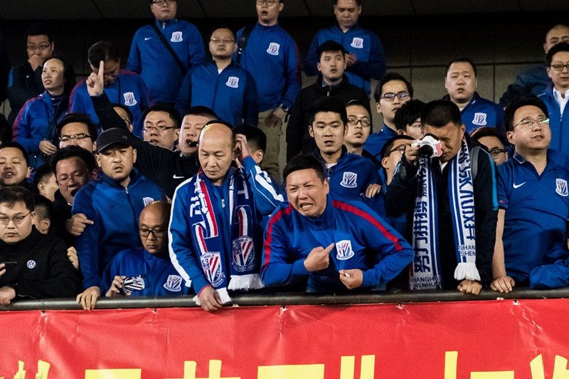  里昂球迷抗议俱乐部决策集结示威  